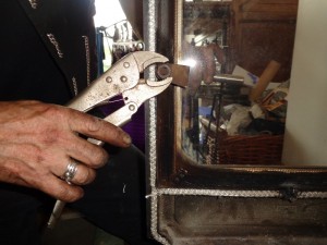 adjusting door catch