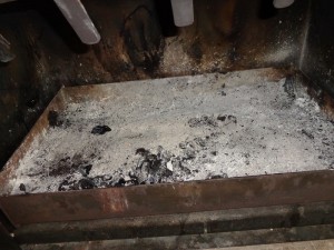 ash pan with 1" of ash in the base